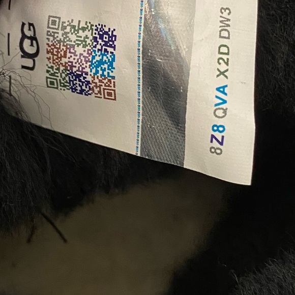 UGG Classic Ultra Mini Boots Black RETAIL $160 - Picture 8 of 14